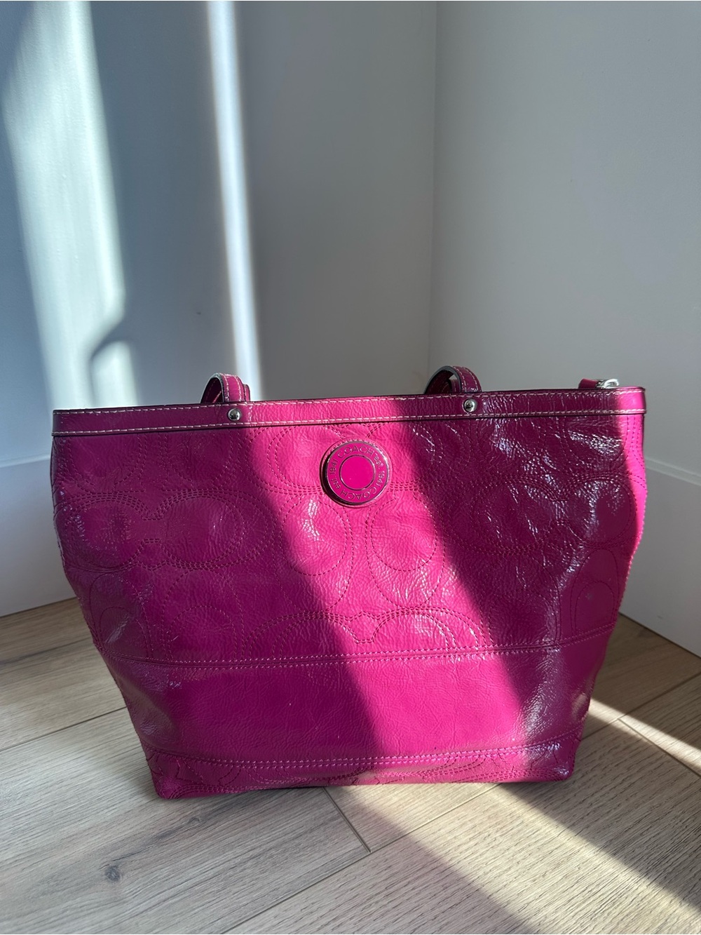 Coach F19198 Hot Pink Patent Leather Signature Tote Y2K - Picture 4 of 9